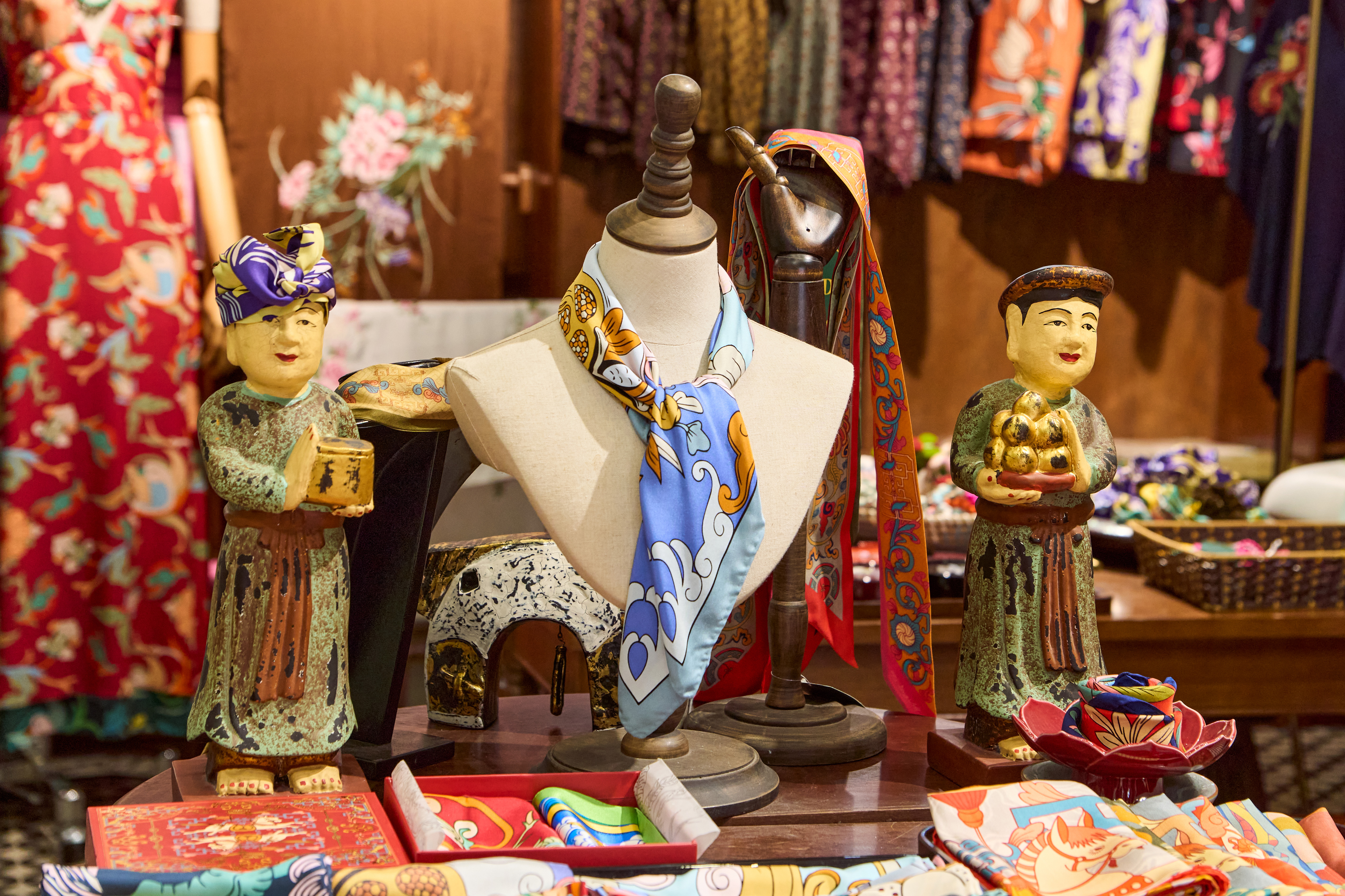 Khăn lụa tơ tằm của Lụa Tơ Vàng