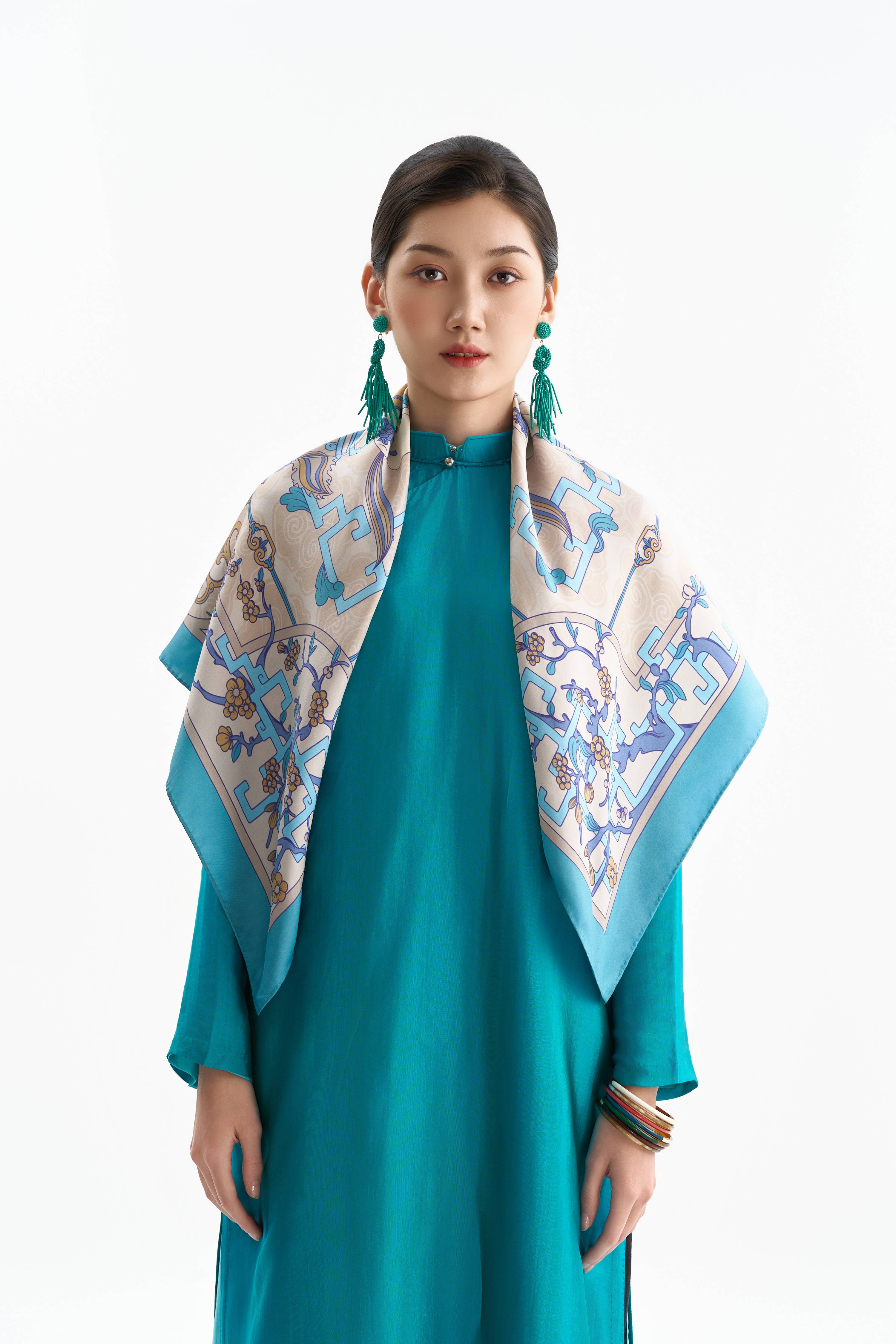 Khăn lụa Cát Mã Hí Mai Hoa/ Xanh Mây/ Size 70x70