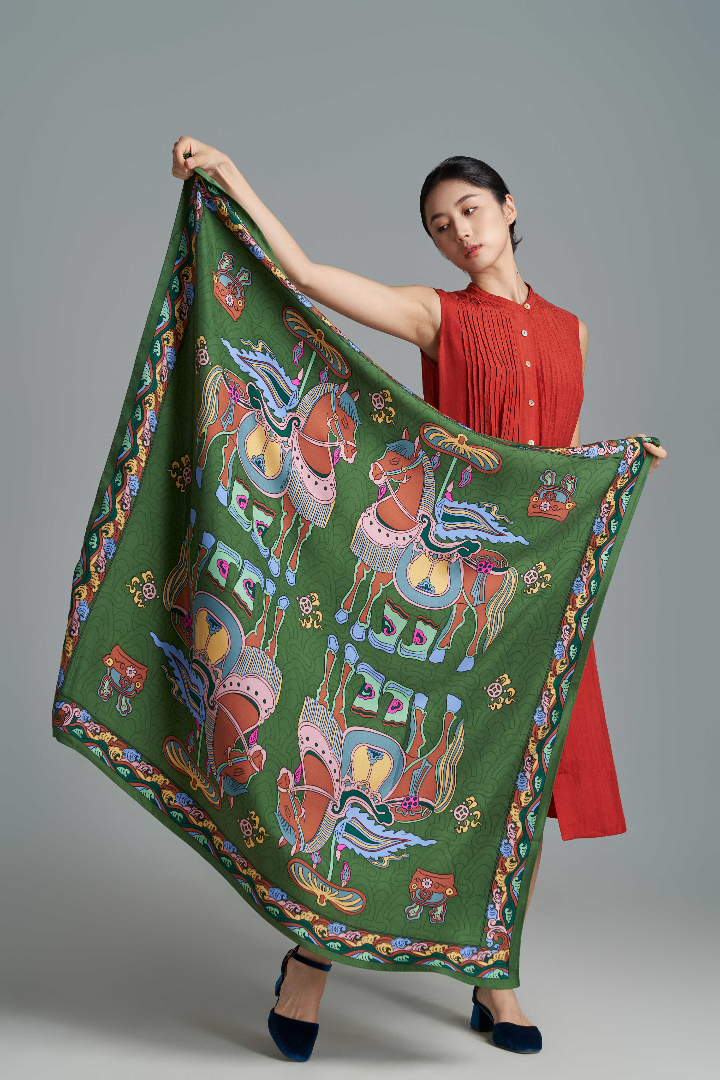 Khăn lụa Phúc Mã Văn Thanh/ Size 110x110
