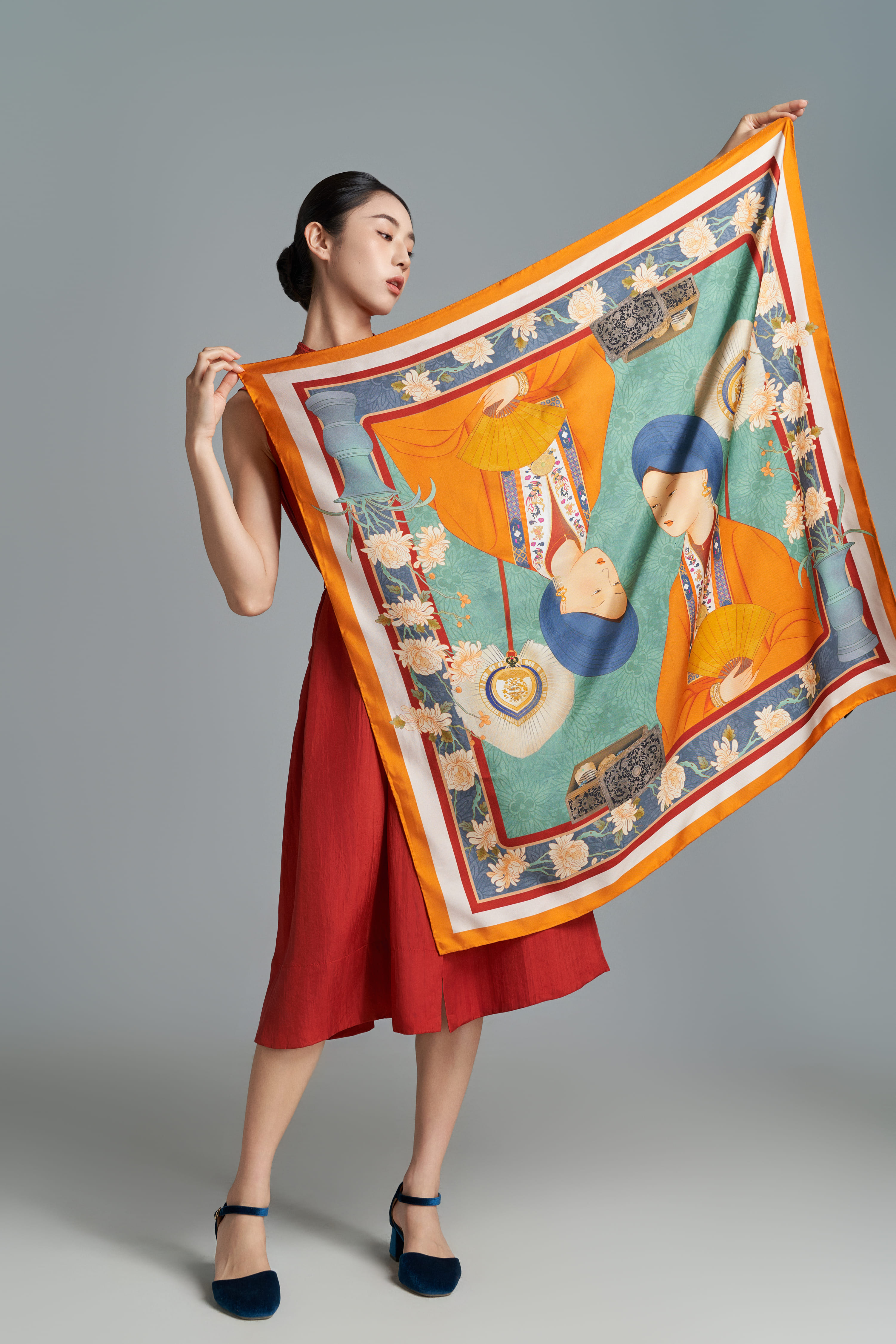 Khăn lụa Trầm Bích Song Khuê/ Size 55x55