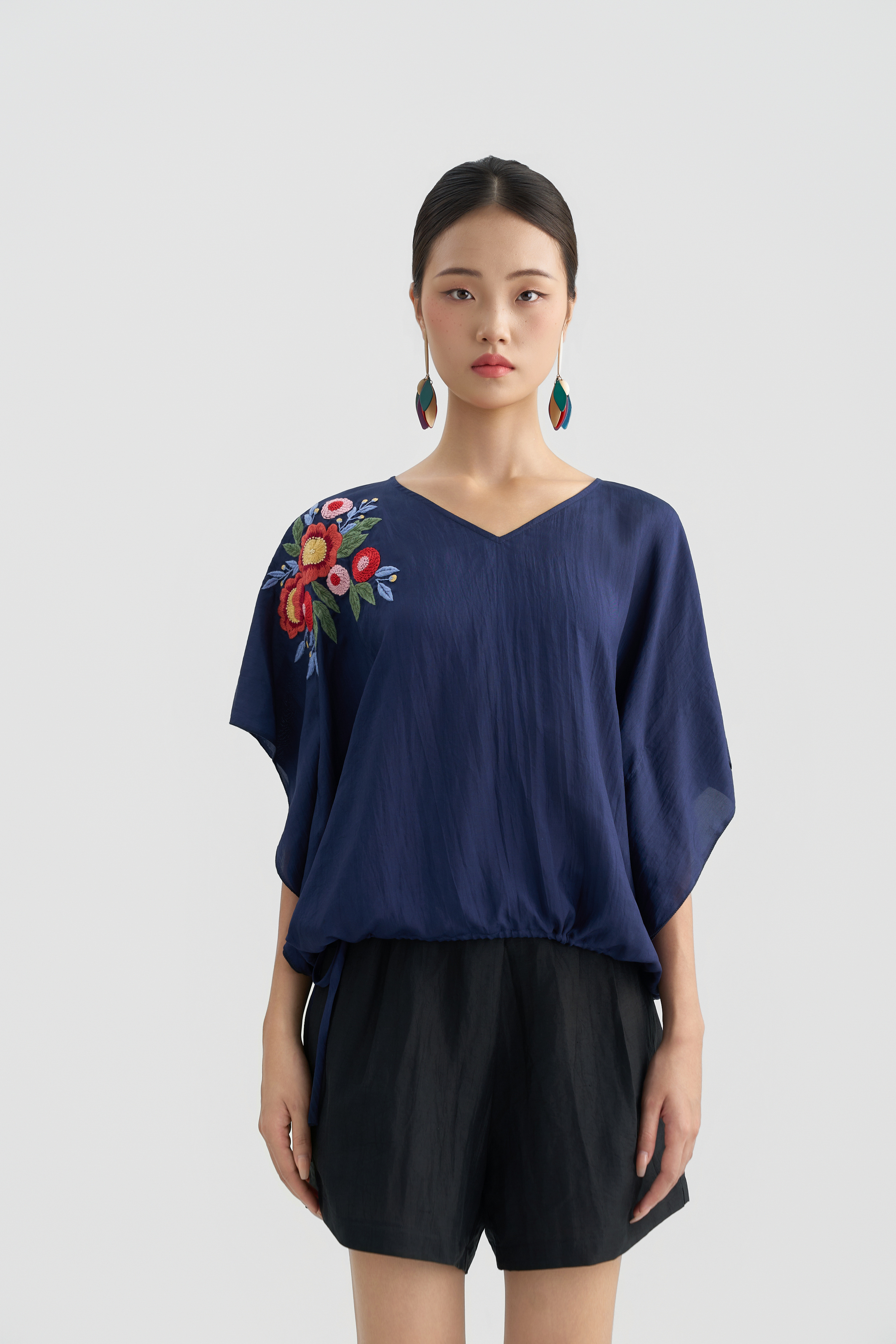 Áo Tunic Thêu Hoa/ Xanh Navy