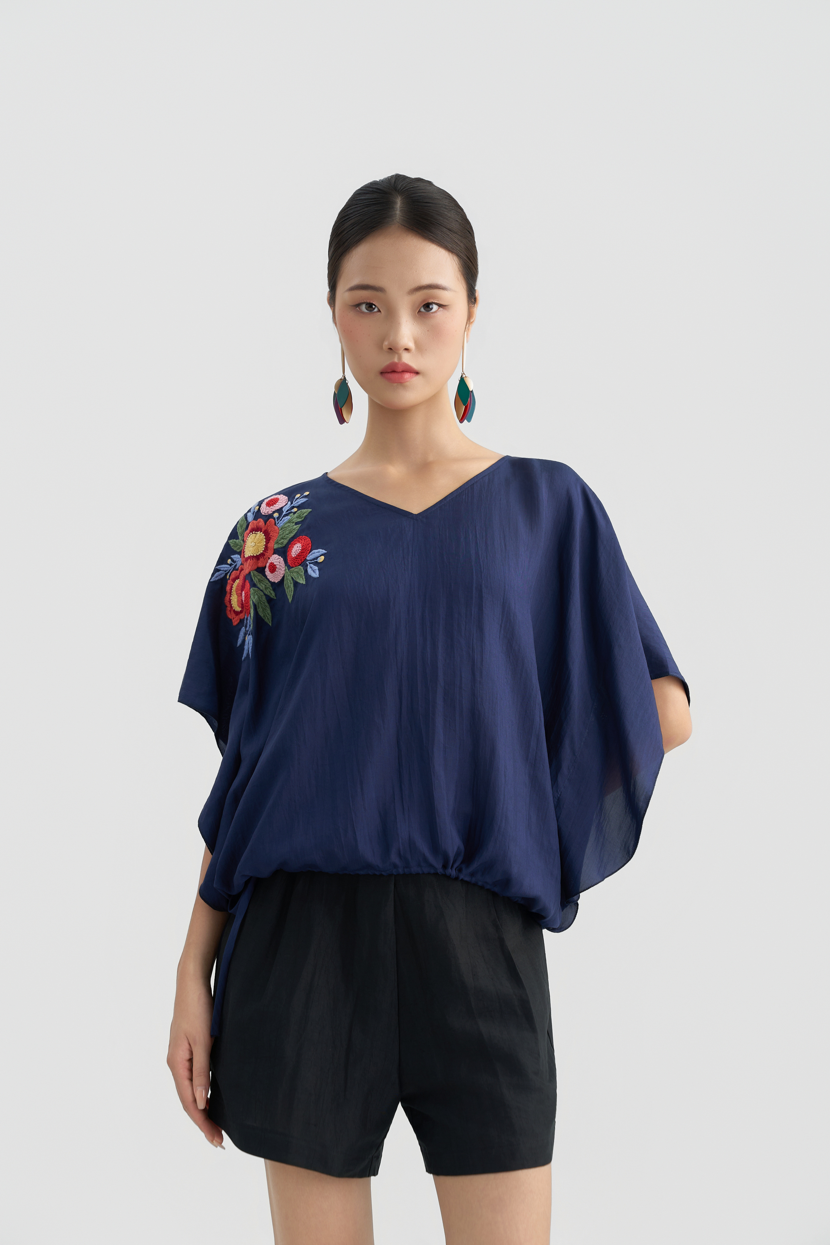Áo Tunic Thêu Hoa/ Xanh Navy