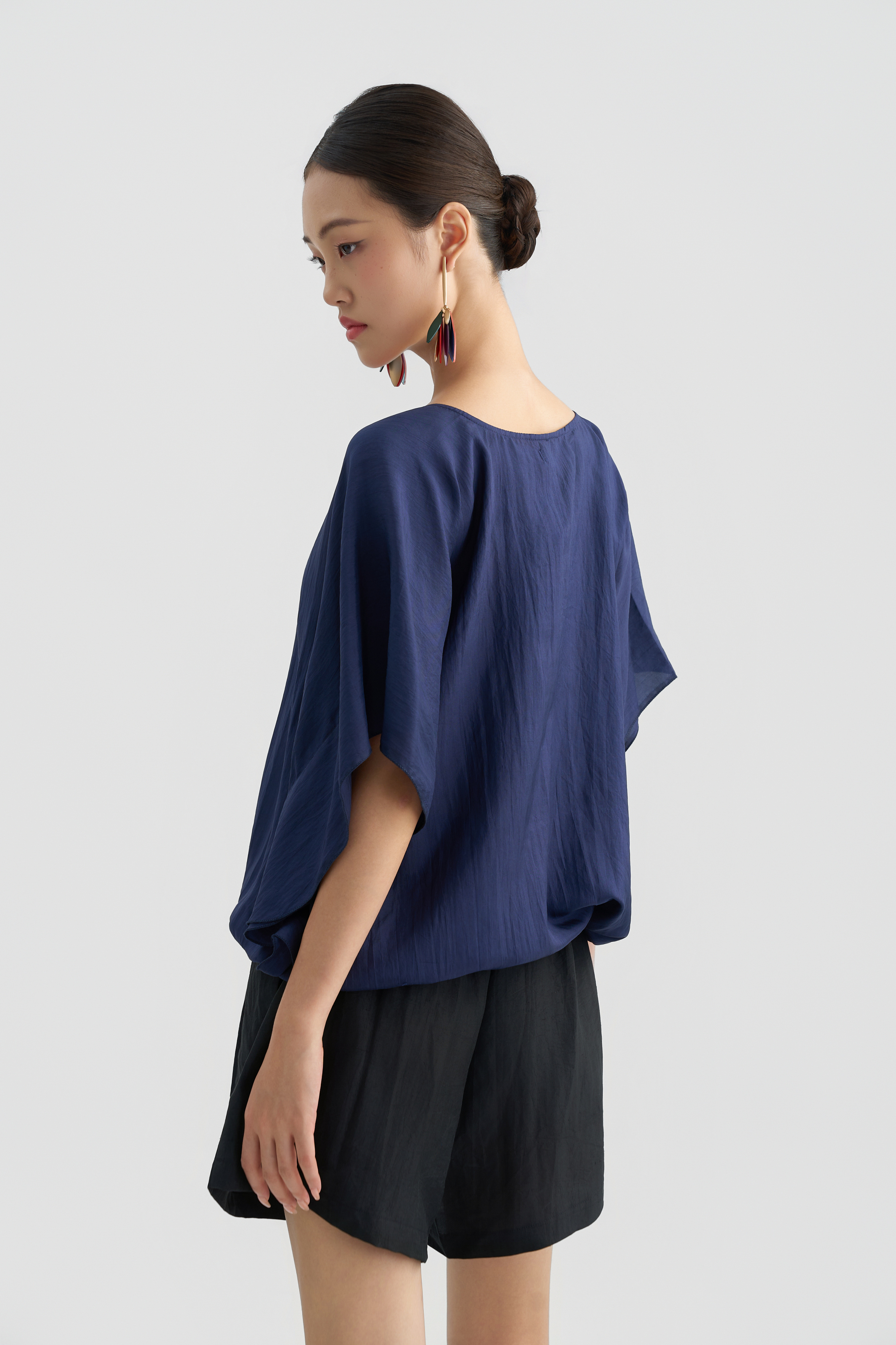 Áo Tunic Thêu Hoa/ Xanh Navy