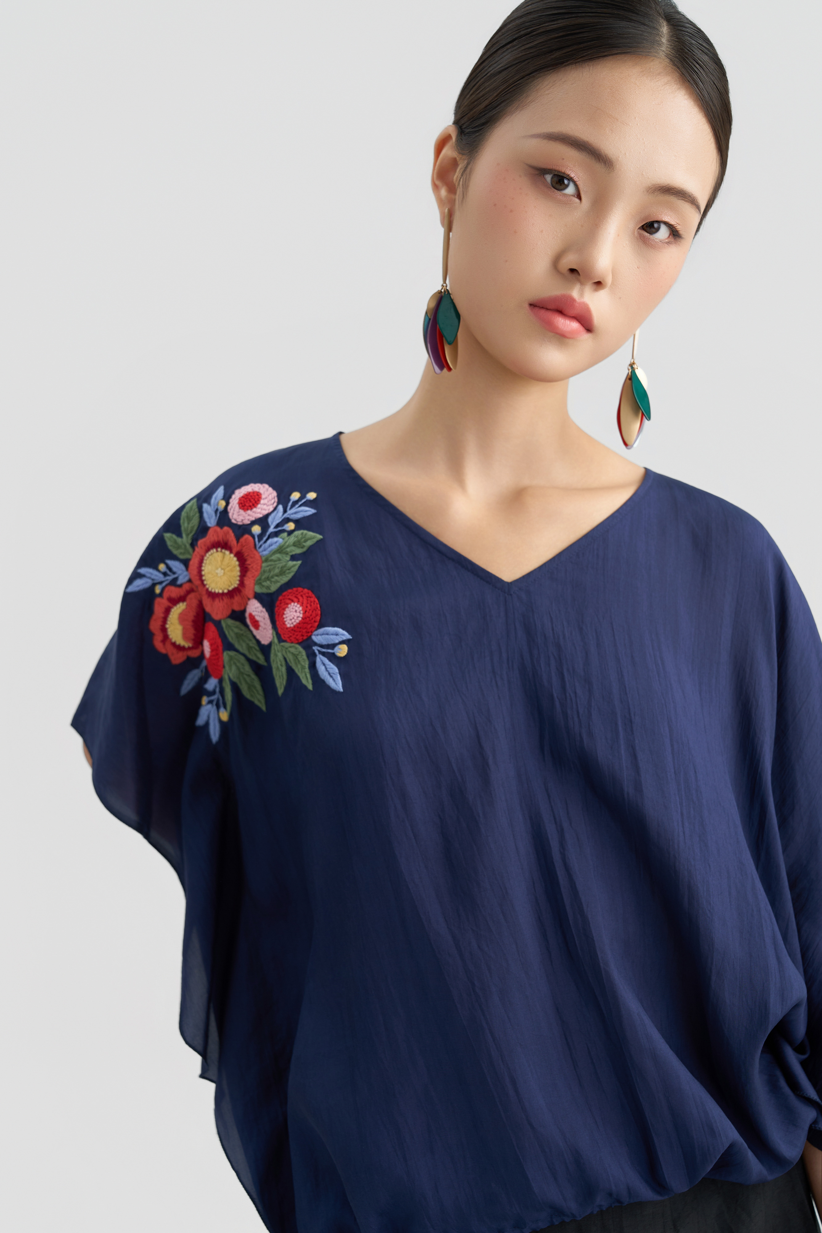 Áo Tunic Thêu Hoa/ Xanh Navy