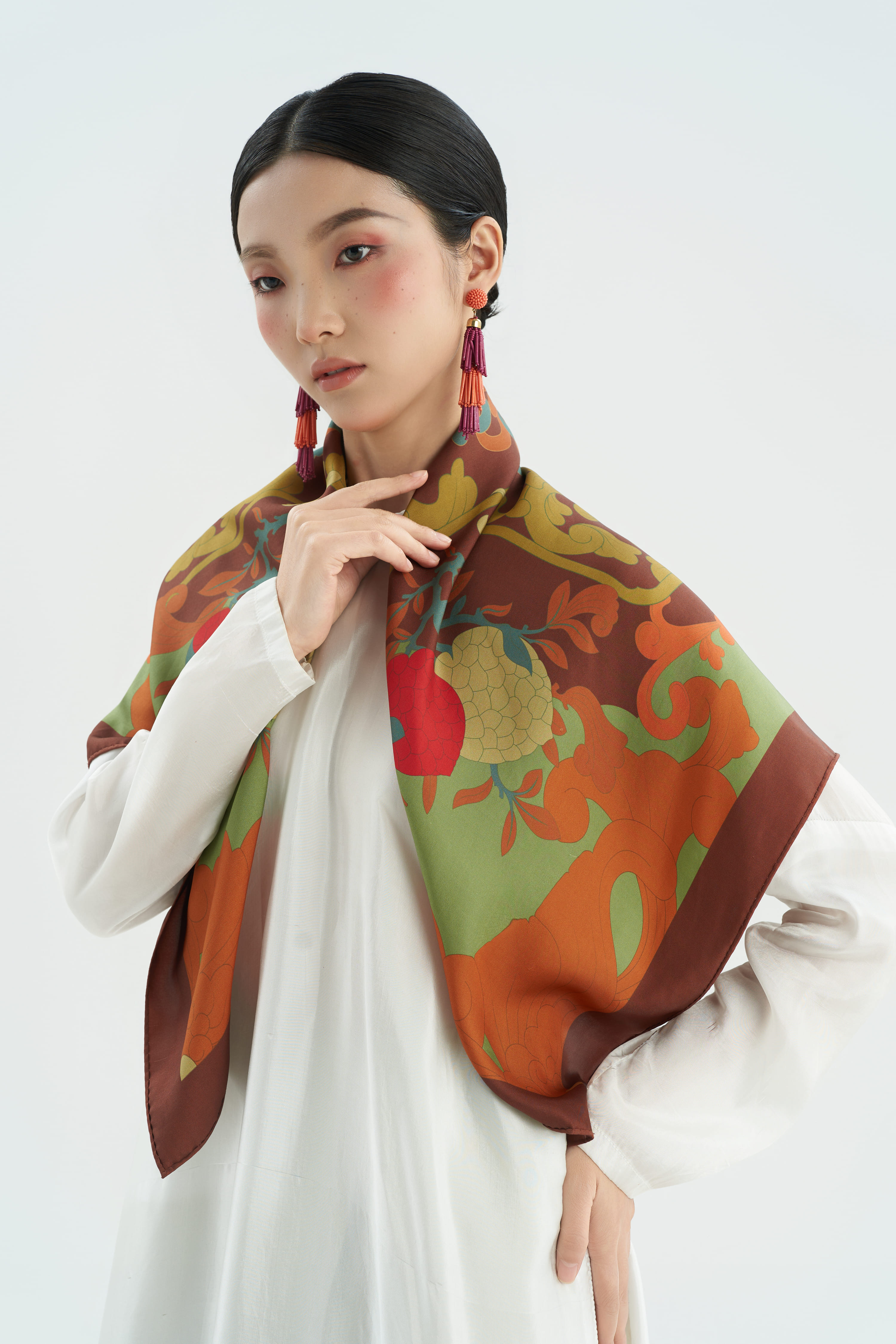 Khăn lụa Mãn Cầu Khởi Phúc/ Nâu/ Size 90x90