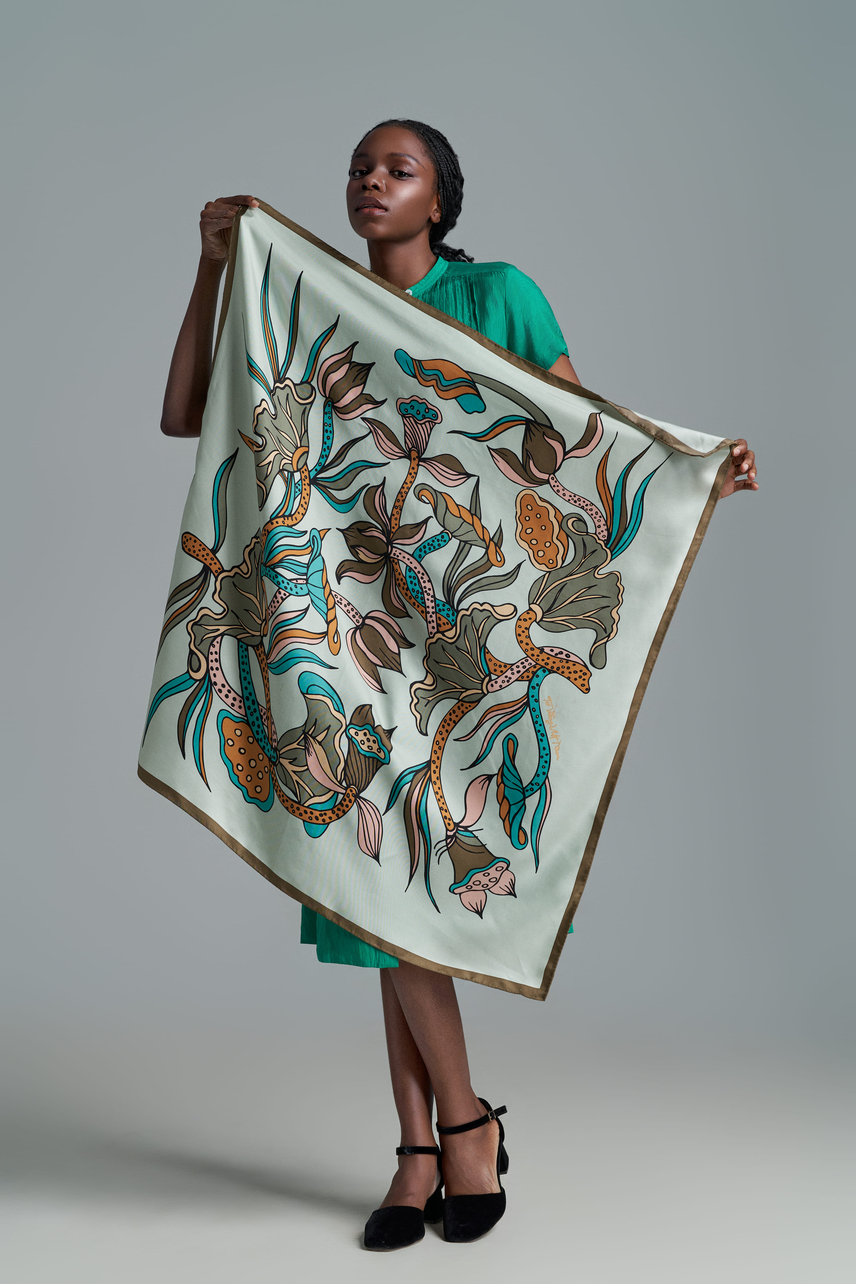 Khăn lụa Liên Hoa Vũ/ Kaki/ Size 65x65