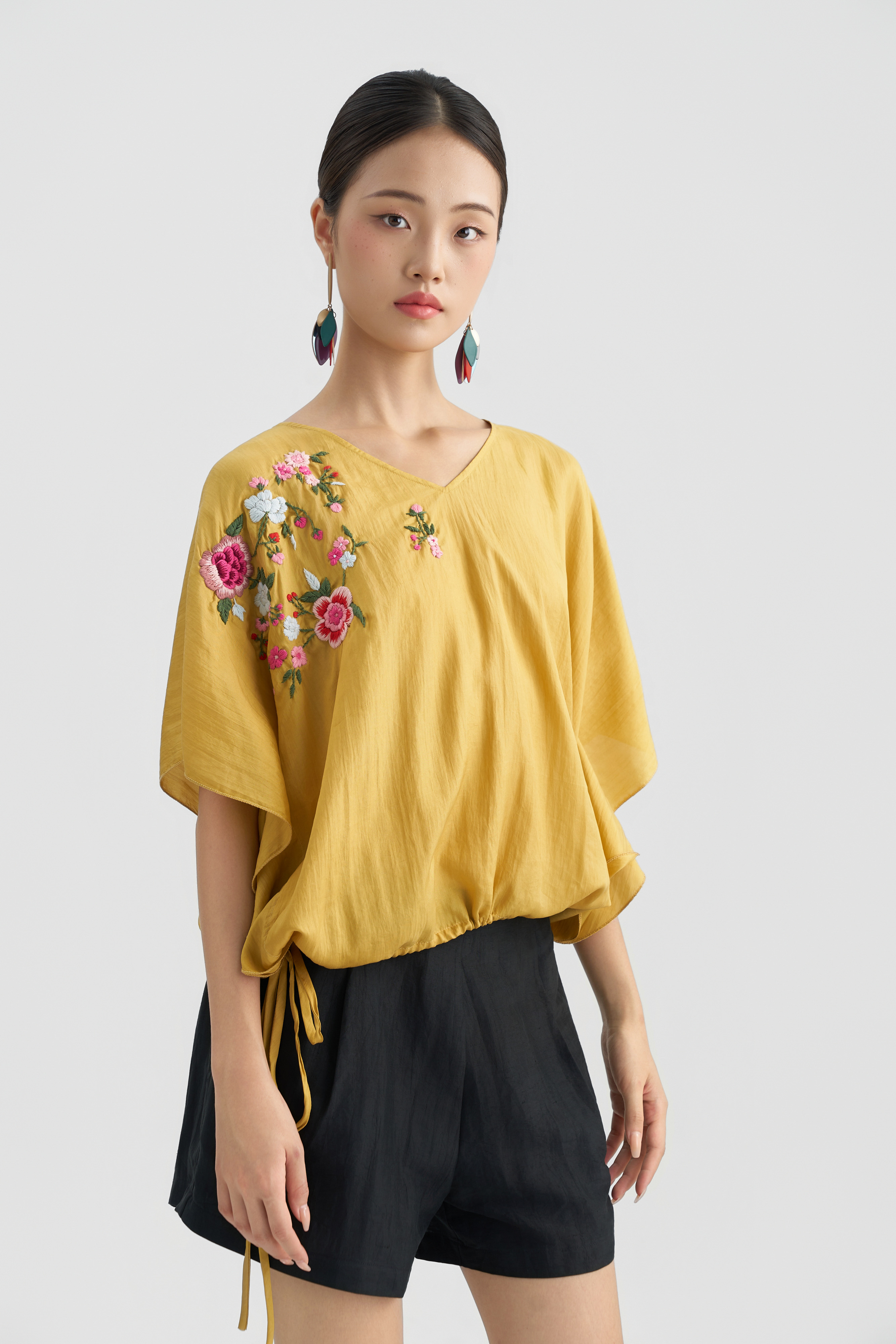 Áo Tunic Thêu Hoa/ Vàng