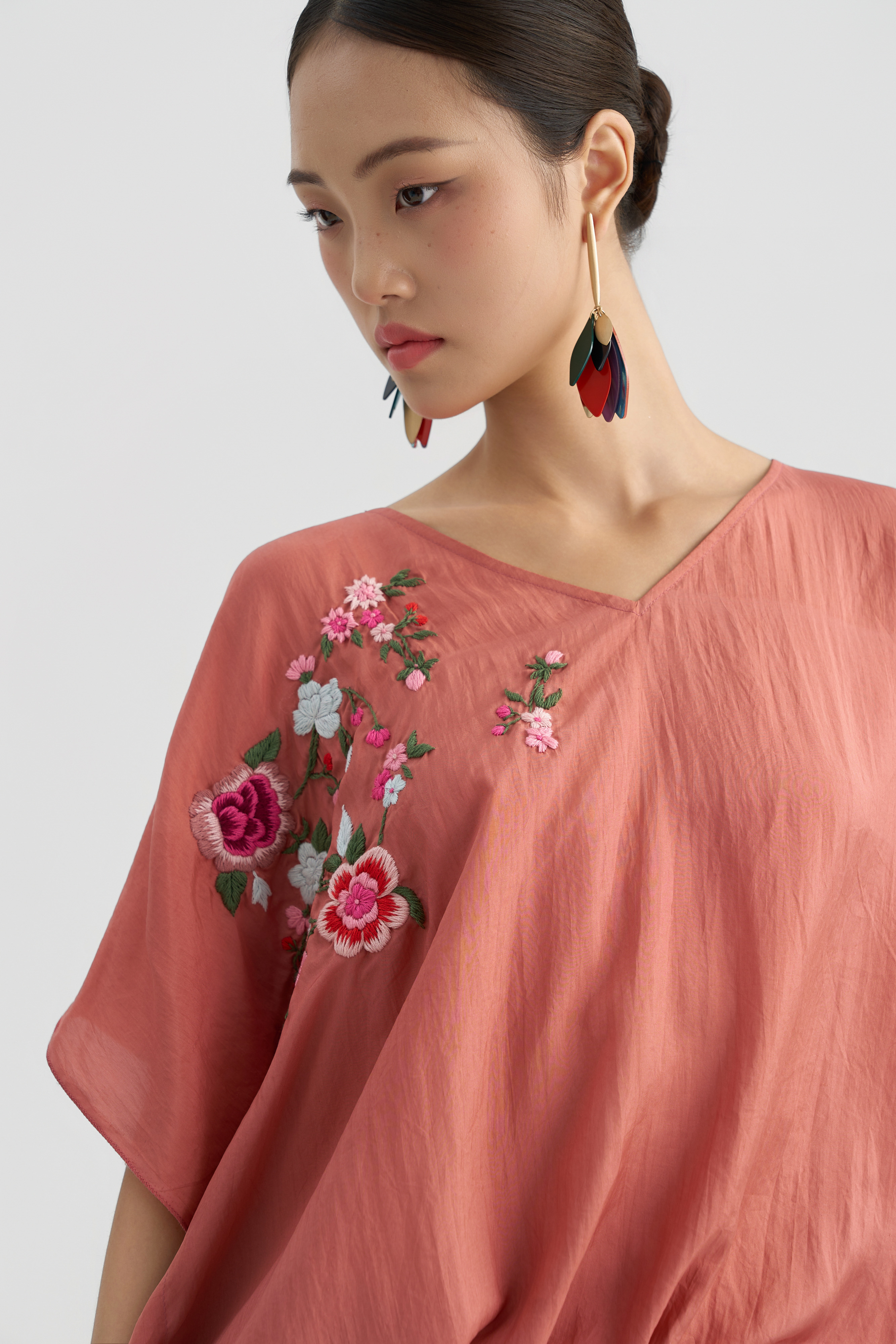 Áo Tunic Thêu Hoa/ Hồng đỗ