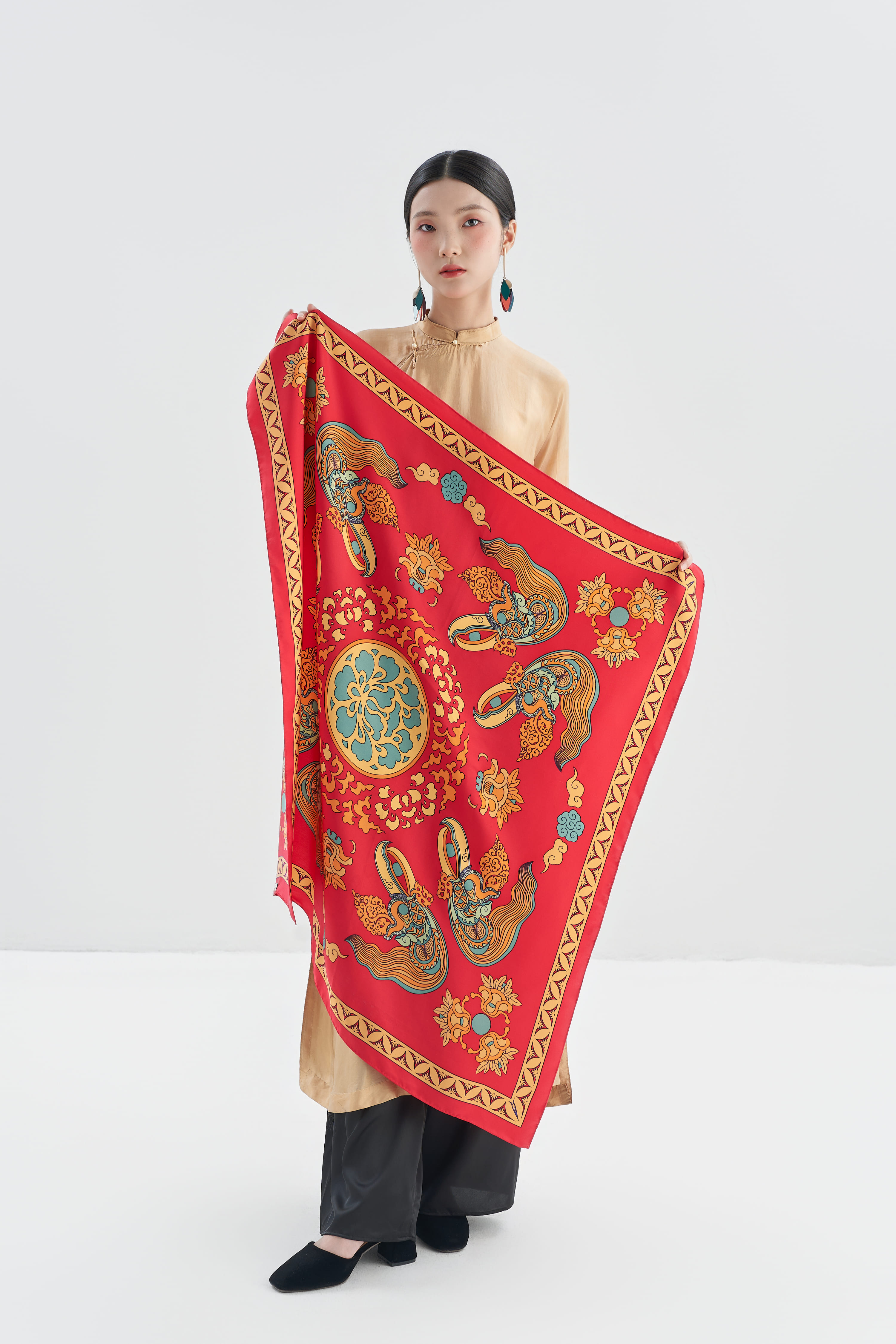 Khăn lụa Cát Phụng Tường Vân/ Đỏ/ Size 95x95