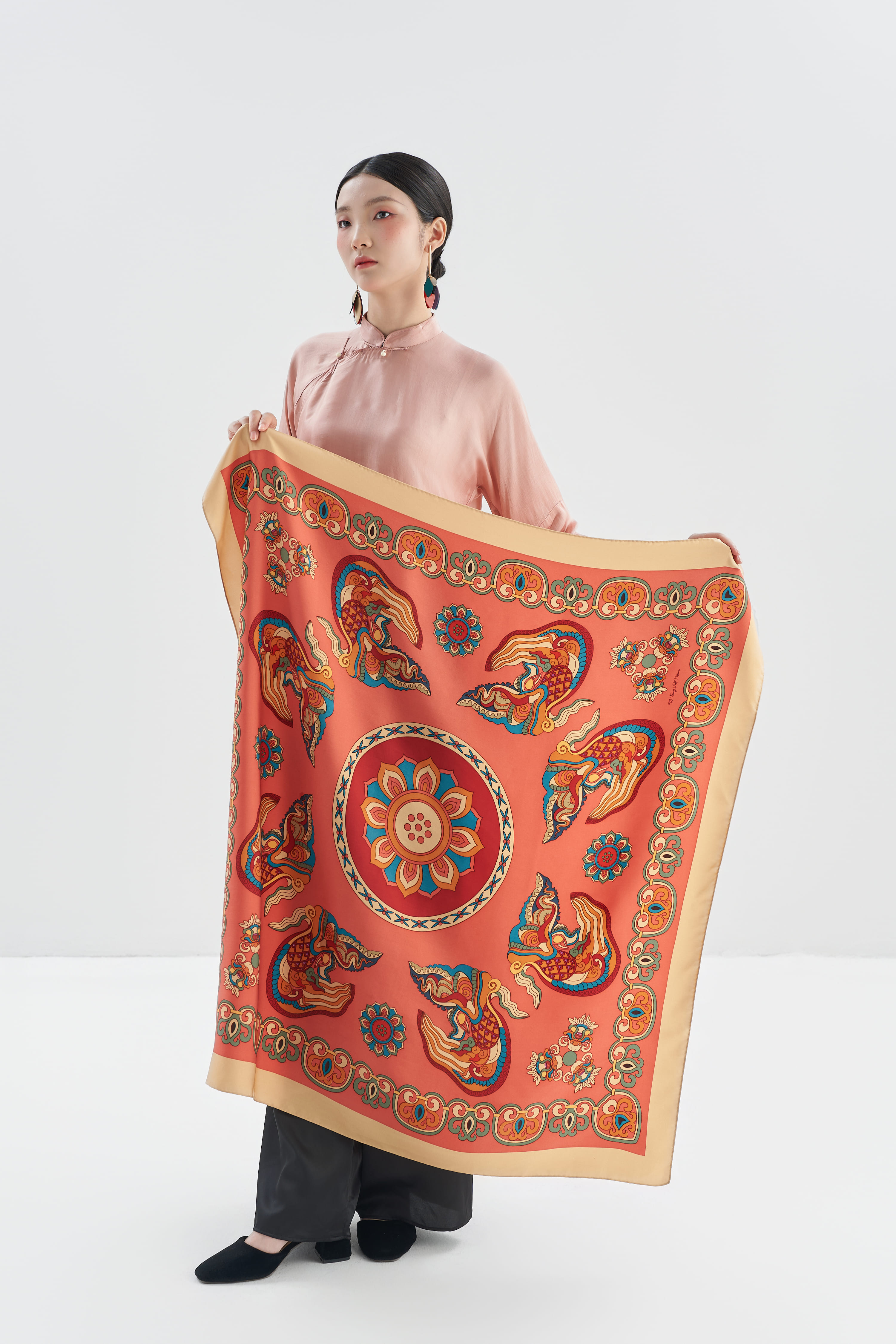 Khăn lụa Long Ngọc Vân Tiêu/ Cam Đất/ Size 100x100
