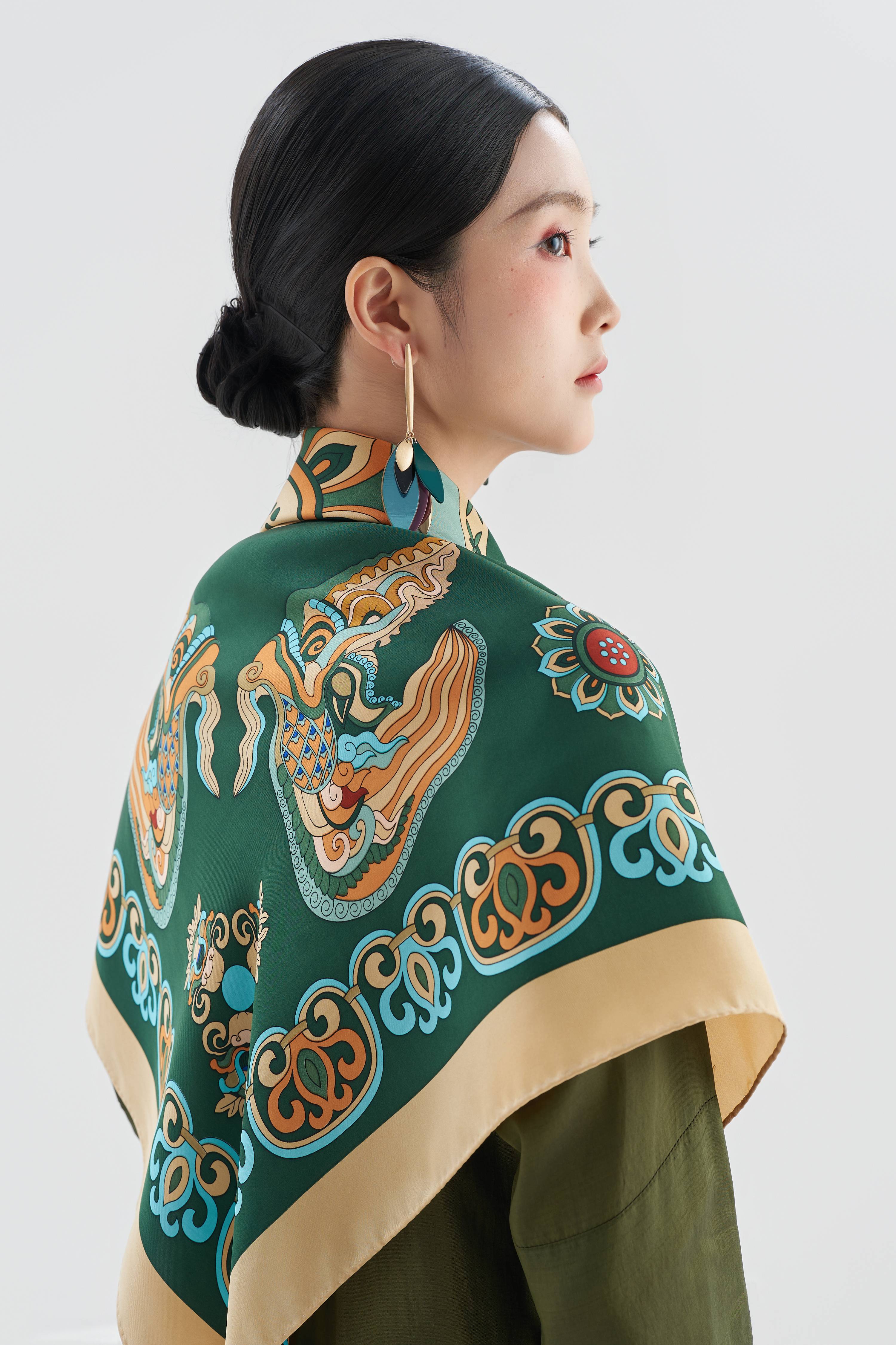 Khăn lụa Long Ngọc Vân Tiêu/ Xanh Lá Đậm/ Size 100x100