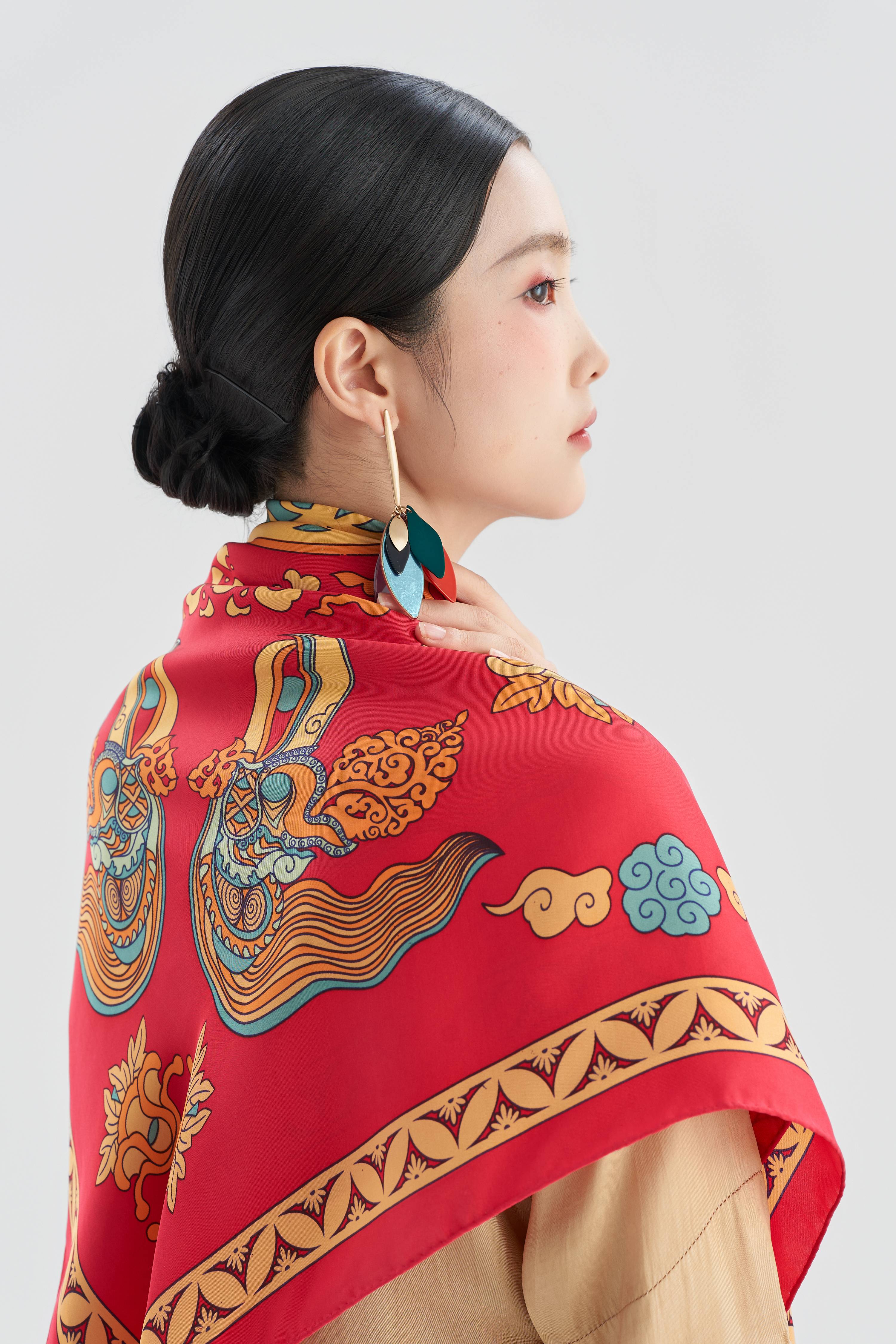 Khăn lụa Cát Phụng Tường Vân/ Đỏ/ Size 95x95