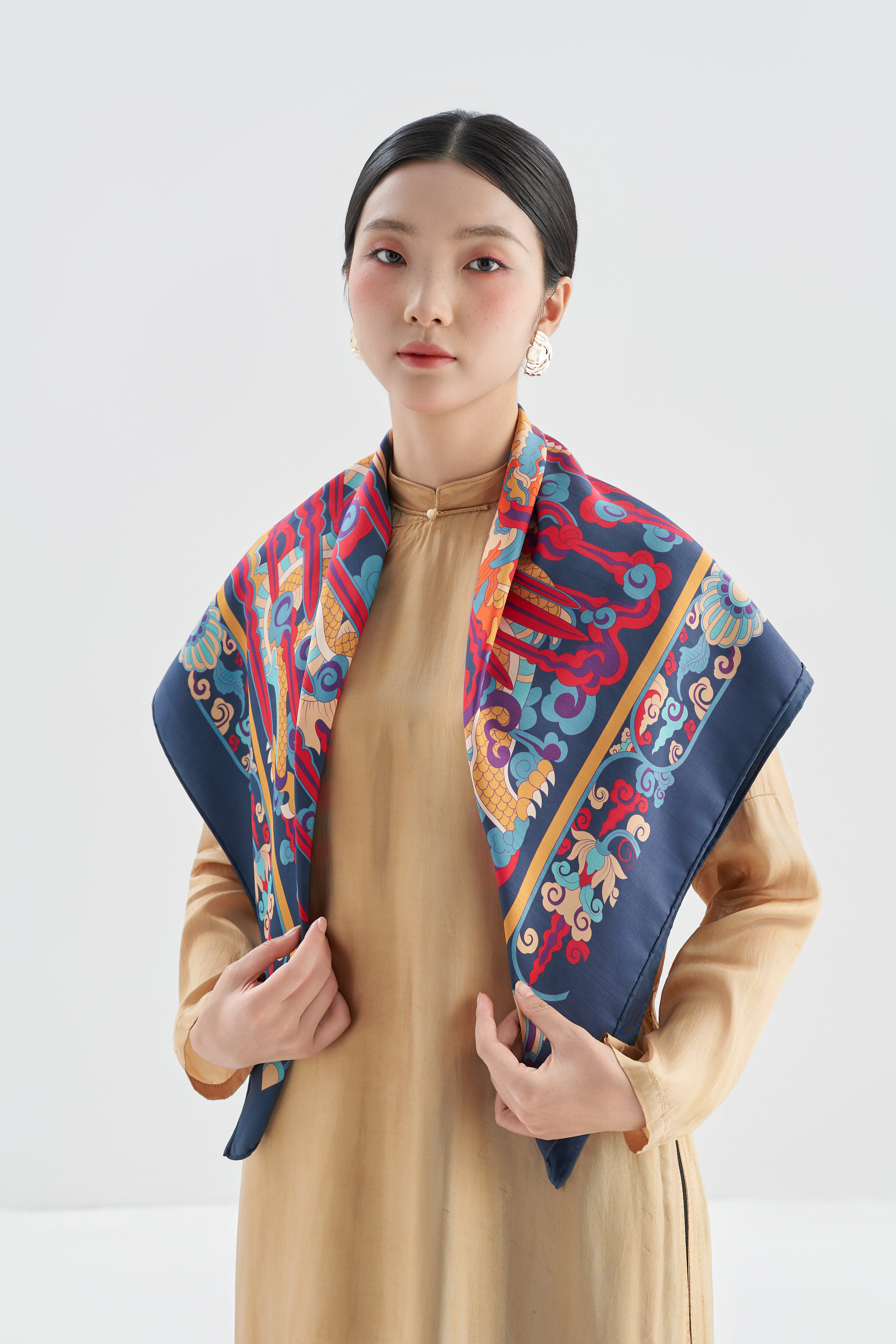 Khăn lụa Lưỡng Long Hí Châu/ Xanh Navy/ Size 70x70