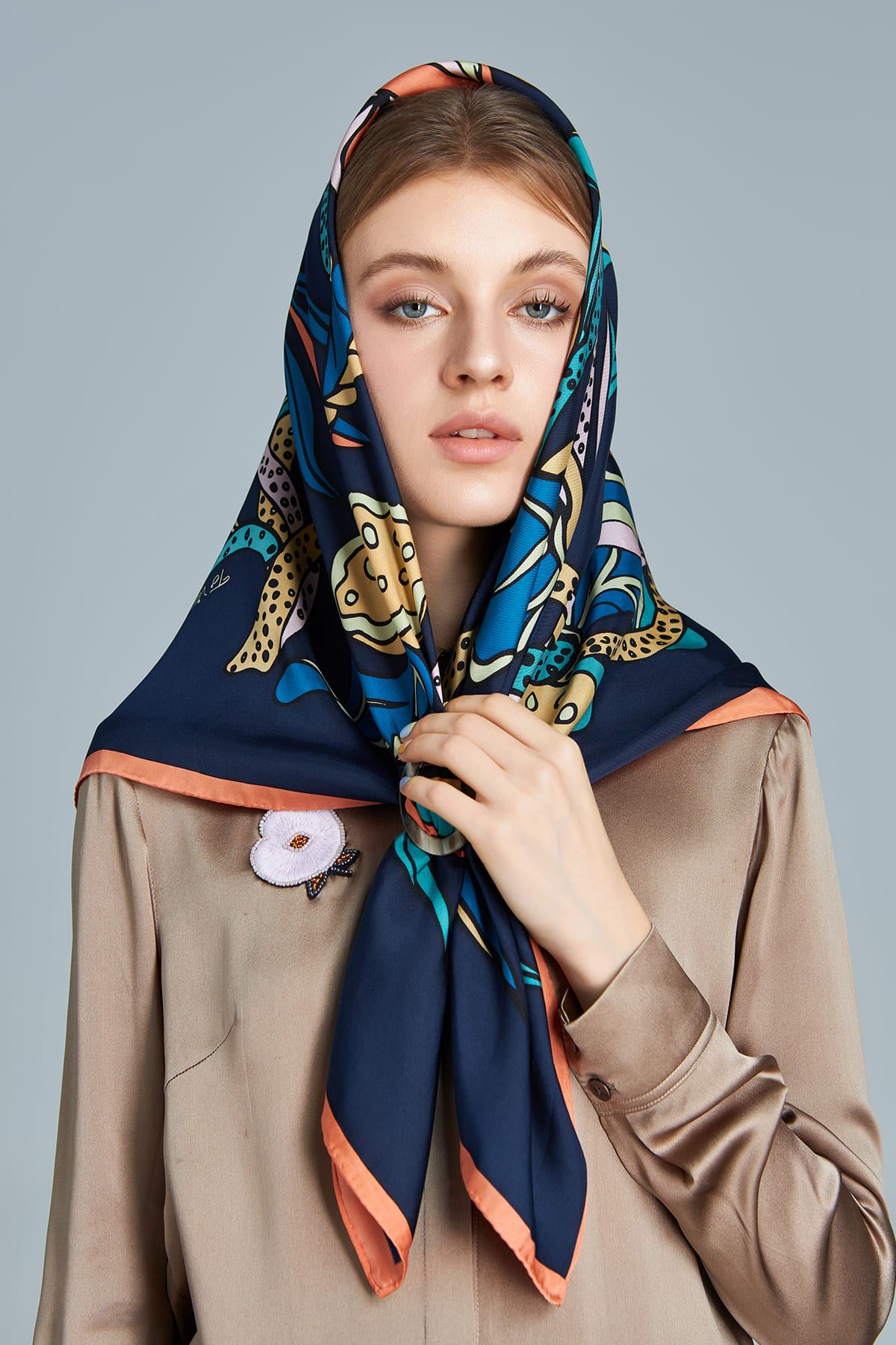 Khăn lụa Liên Hoa Vũ/ Xanh Navy/ Size 65x65