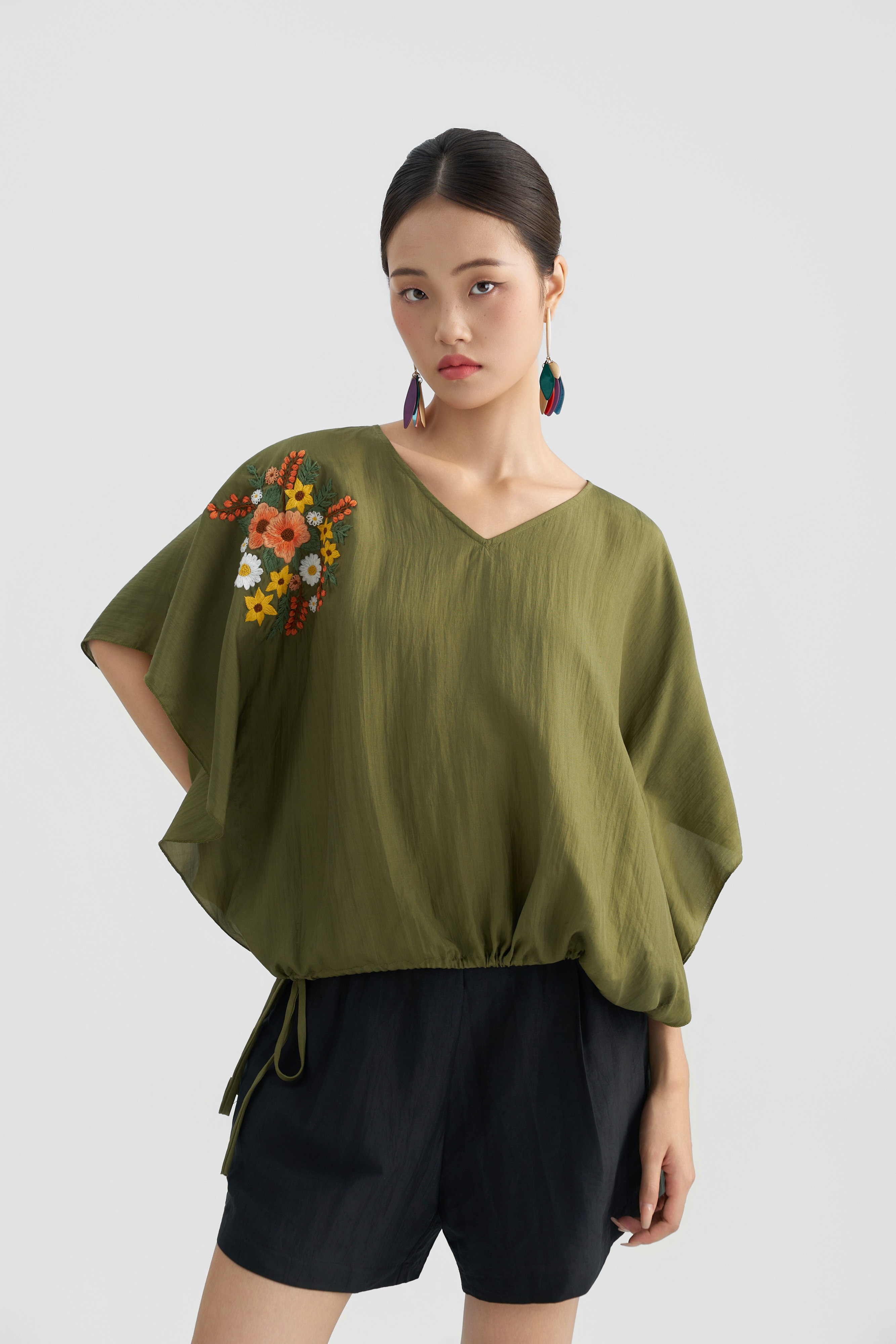 Áo Tunic Thêu Hoa/ Rêu