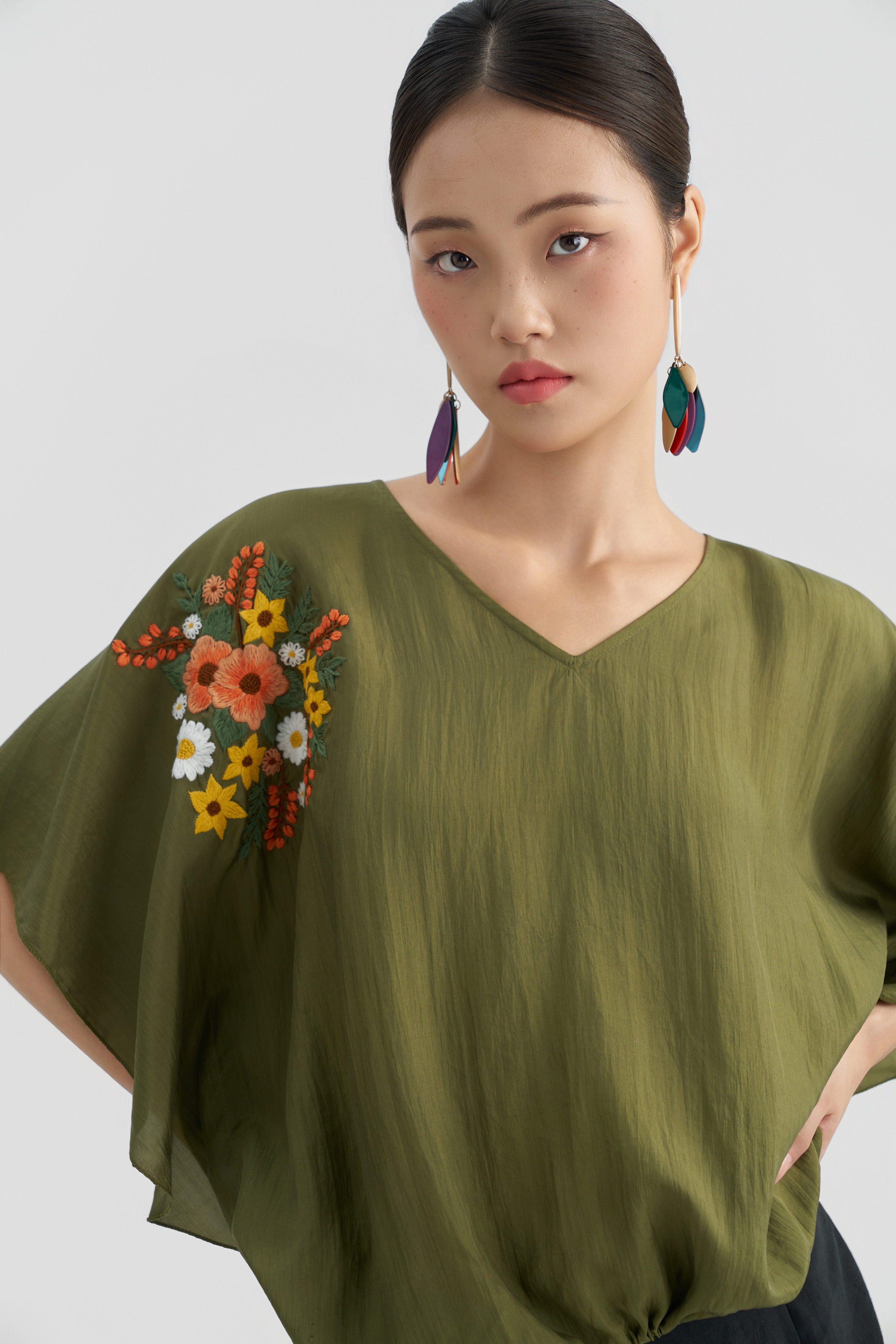 Áo Tunic Thêu Hoa/ Rêu
