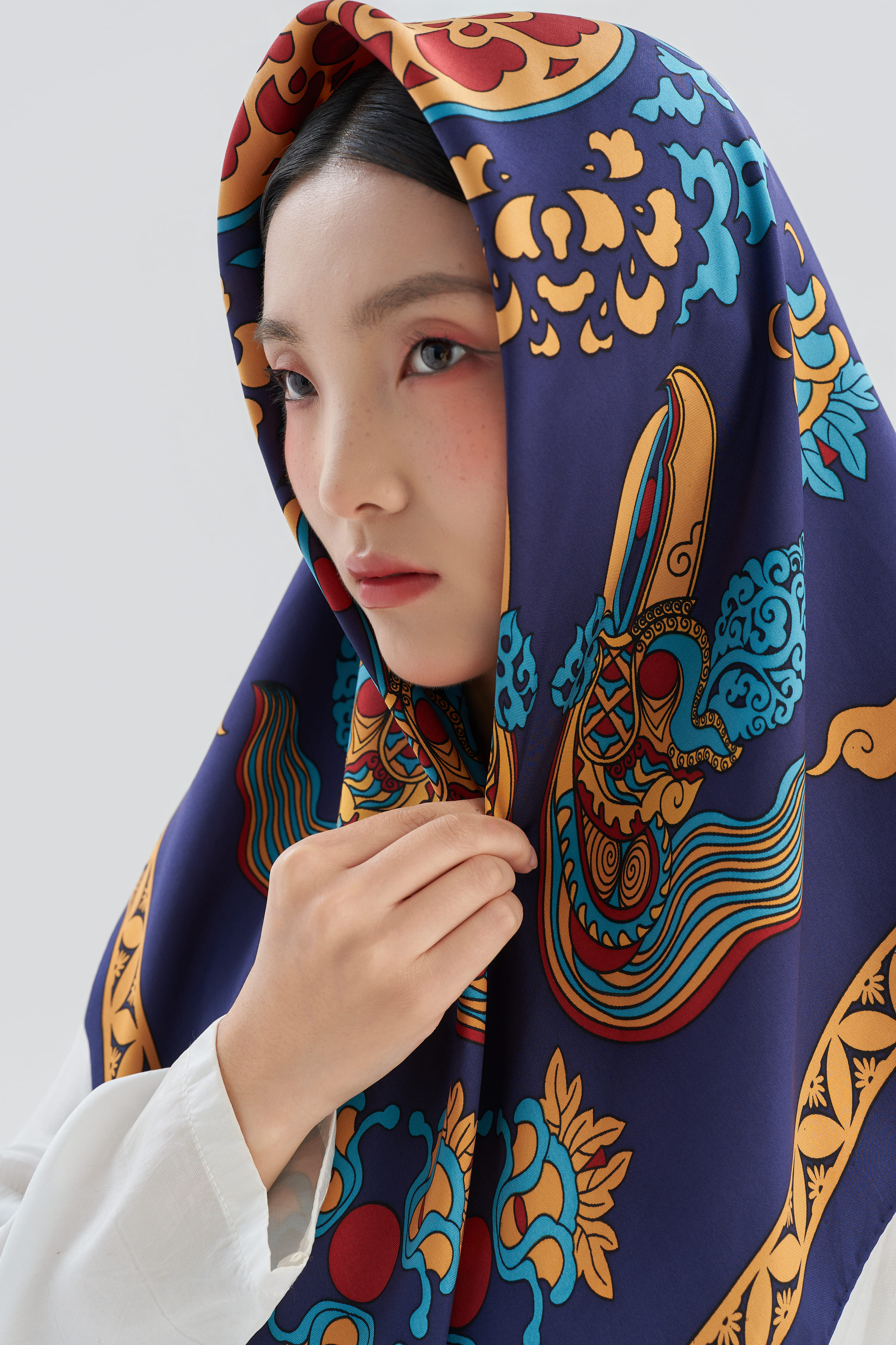 Khăn lụa Cát Phụng Tường Vân/ Tím/ Size 95x95