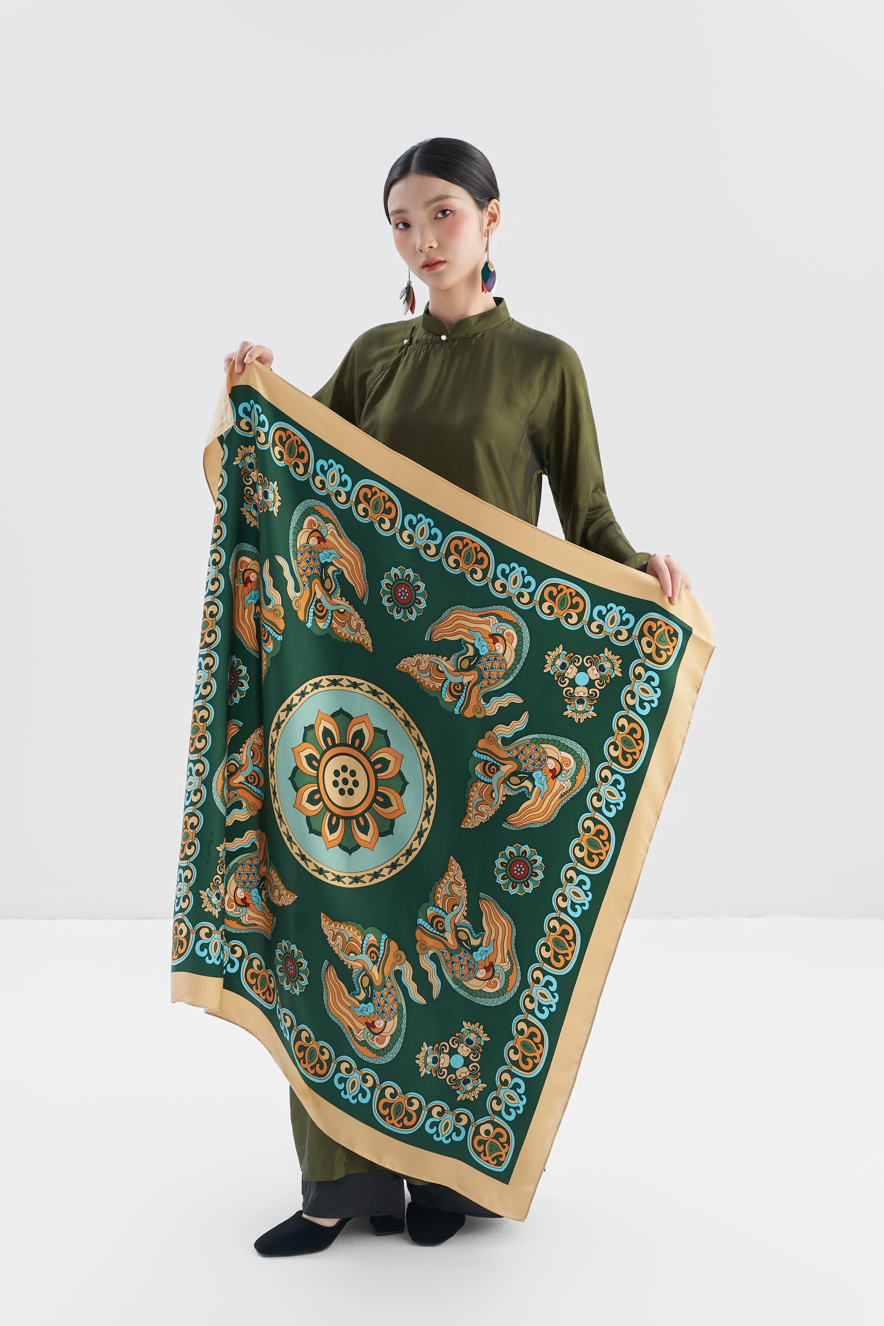 Khăn lụa Long Ngọc Vân Tiêu/ Xanh Lá Đậm/ Size 100x100