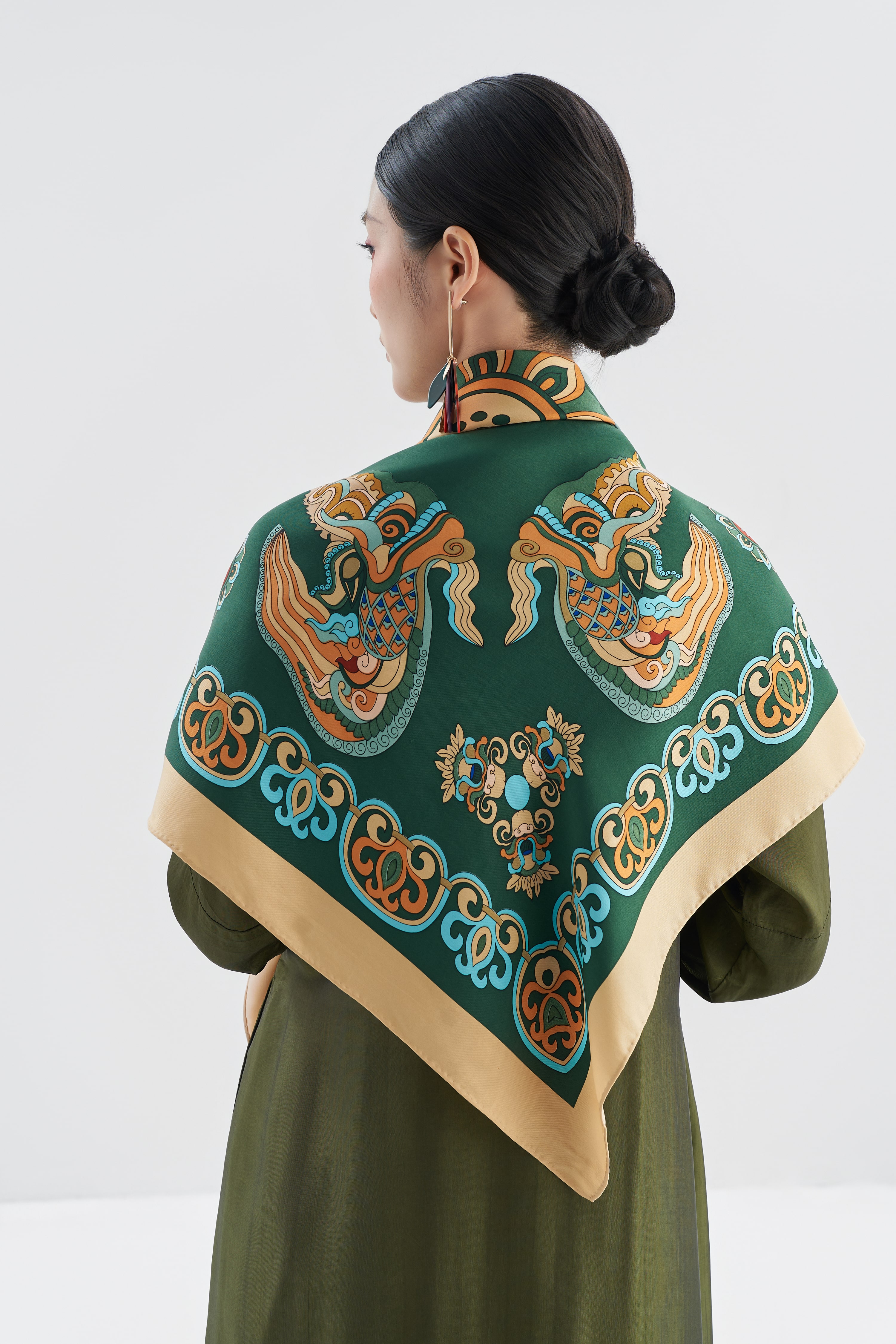 Khăn lụa Long Ngọc Vân Tiêu/ Xanh Lá Đậm/ Size 100x100