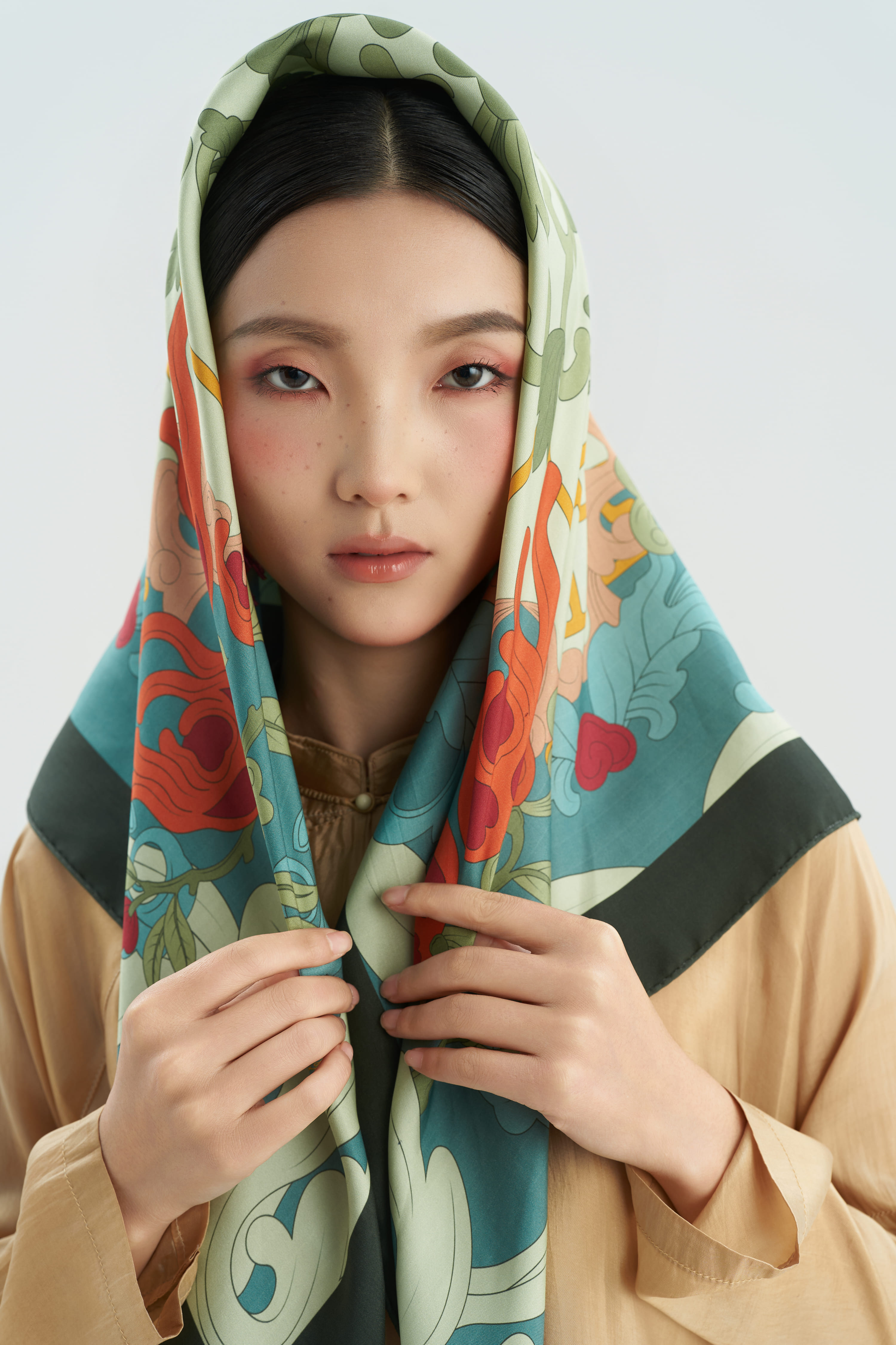 Khăn lụa Phật Thủ Tường An/ Xanh Lá/ Size 70x70
