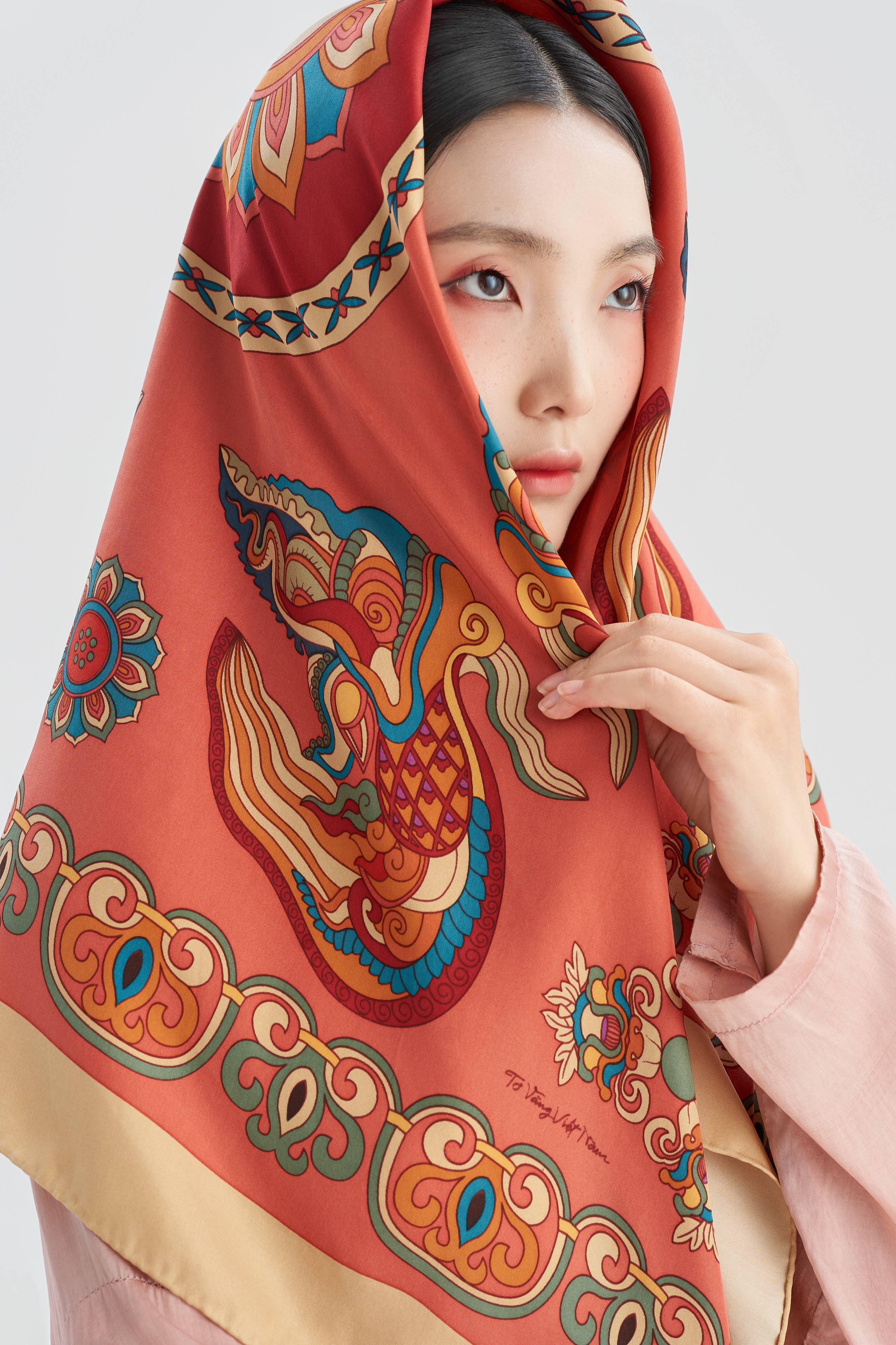 Khăn lụa Long Ngọc Vân Tiêu/ Cam Đất/ Size 100x100